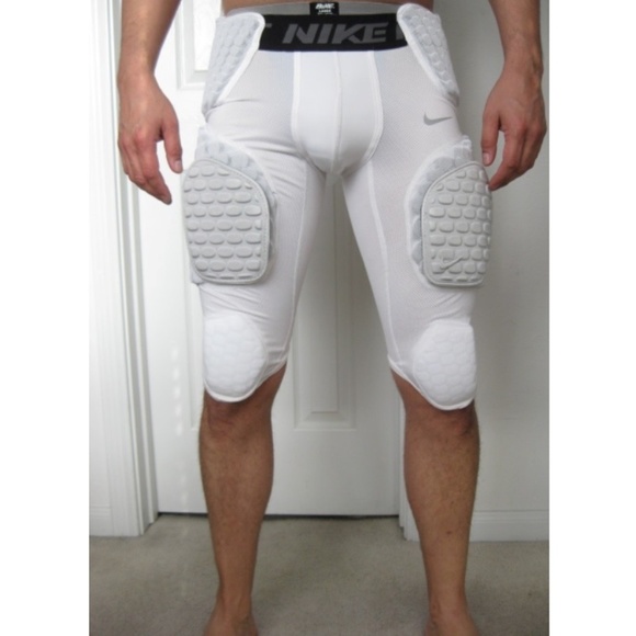 SELLING NEW & PRE-OWNED ATHLETIC GEAR - Picture 6 of 13